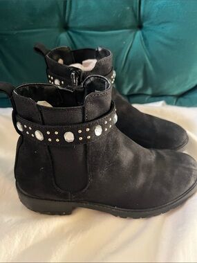 Steve Madden Black suede Ankle Booties with Jewel Strap